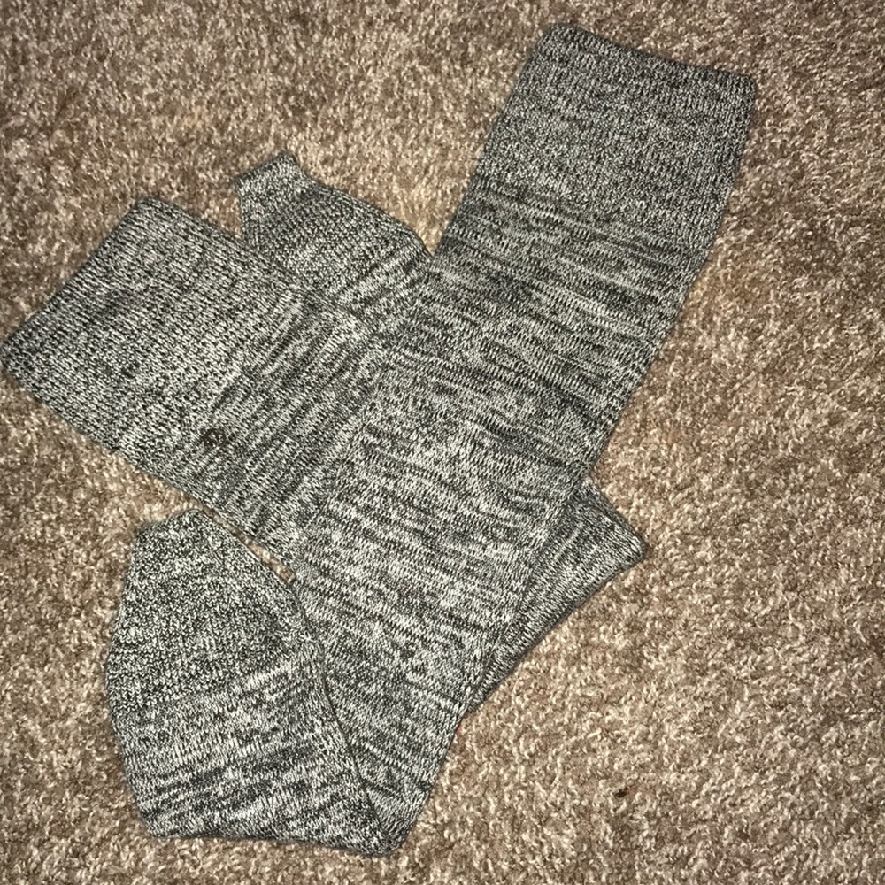 SOLD. brandnew blackwhitegrey lululemon legwarmers